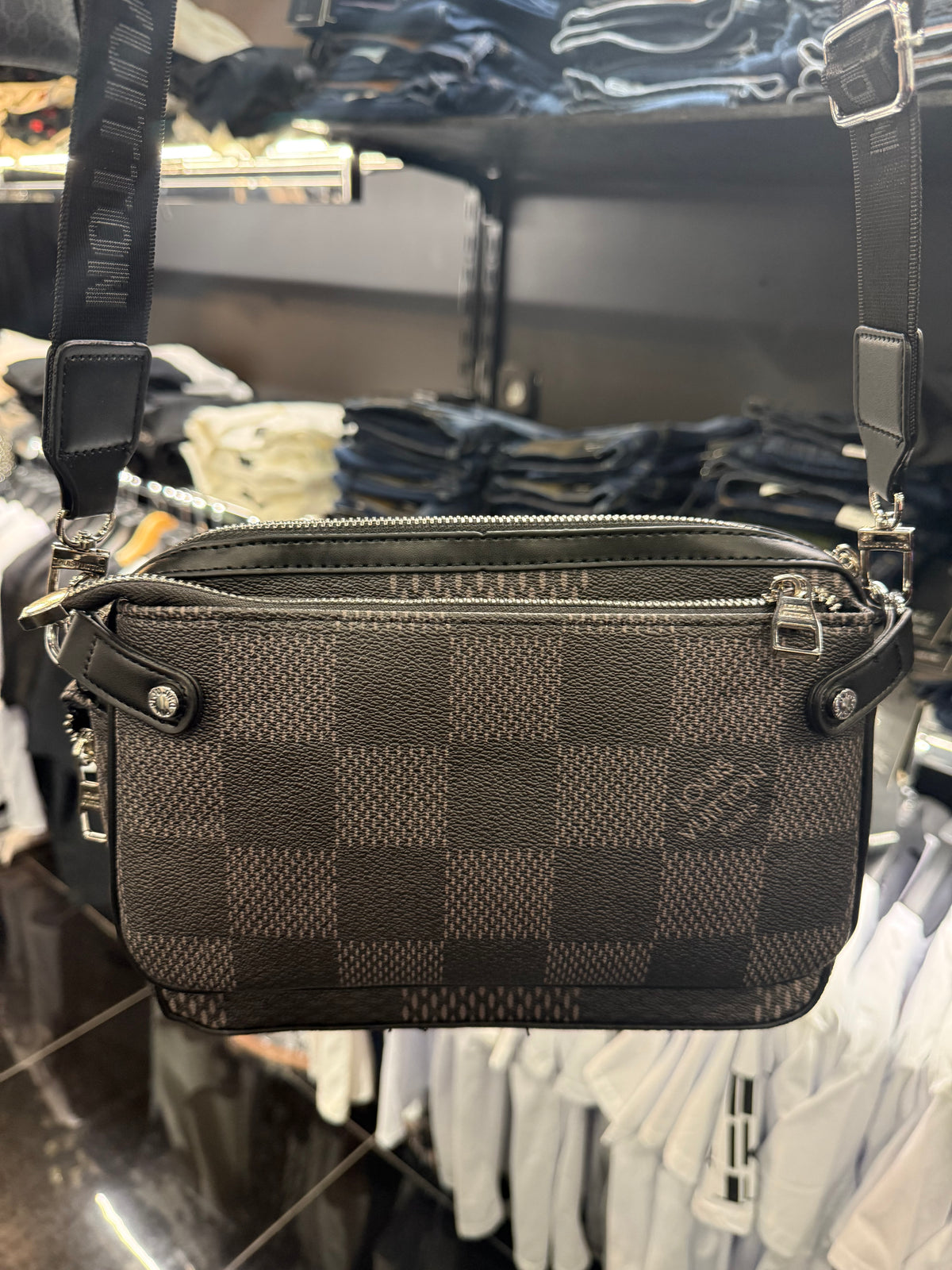 new arrivals  Τσαντάκι - LV